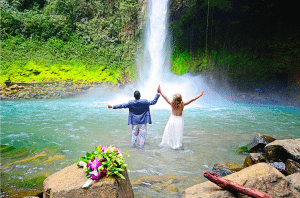 Eric and Danielle Costa Rica wedding, La Fortuna waterfall