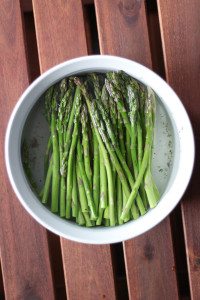 Pickled Skinny Asparagus Snacks. They are crisp, fresh, tangy, garlicky and have just a hint of hot pepper and make super yummy snacks.