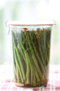 Pickled Skinny Asparagus Snacks. They are crisp, fresh, tangy, garlicky and have just a hint of hot pepper and make super yummy snacks.