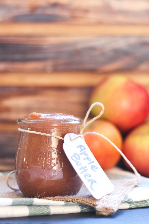 Probiotic Paleo Apple Butter recipe is surprisingly sweet and has no added sugar and is paleo diet approved. Kid-friendly recipe that your family will love. 